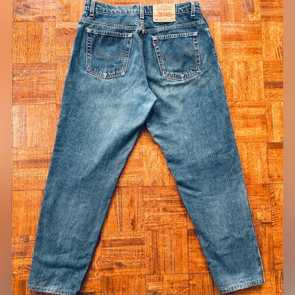 Levi's 550 Men's 30/32 Relaxed Fit Medium Blue Jeans - Picture 6 of 7